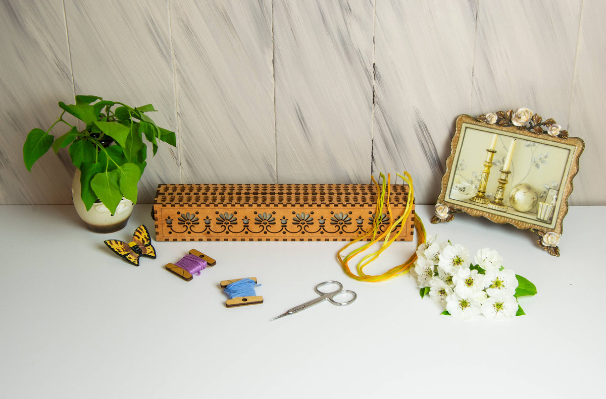Wooden Needle Organizer for Embroidery and Cross Stitch: Lavender