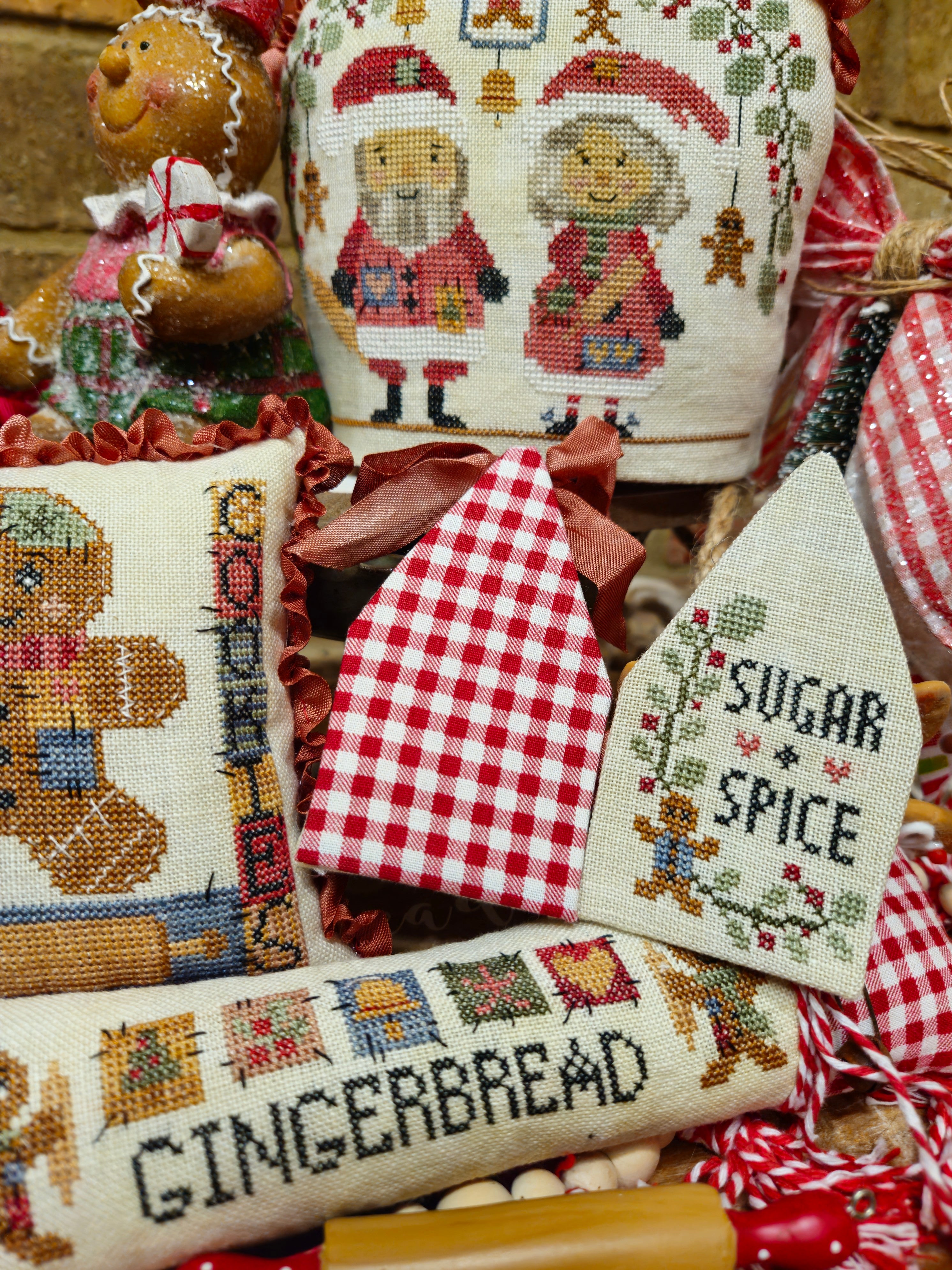 Quaint Rose NeedleArts - Gingerbread Thieves