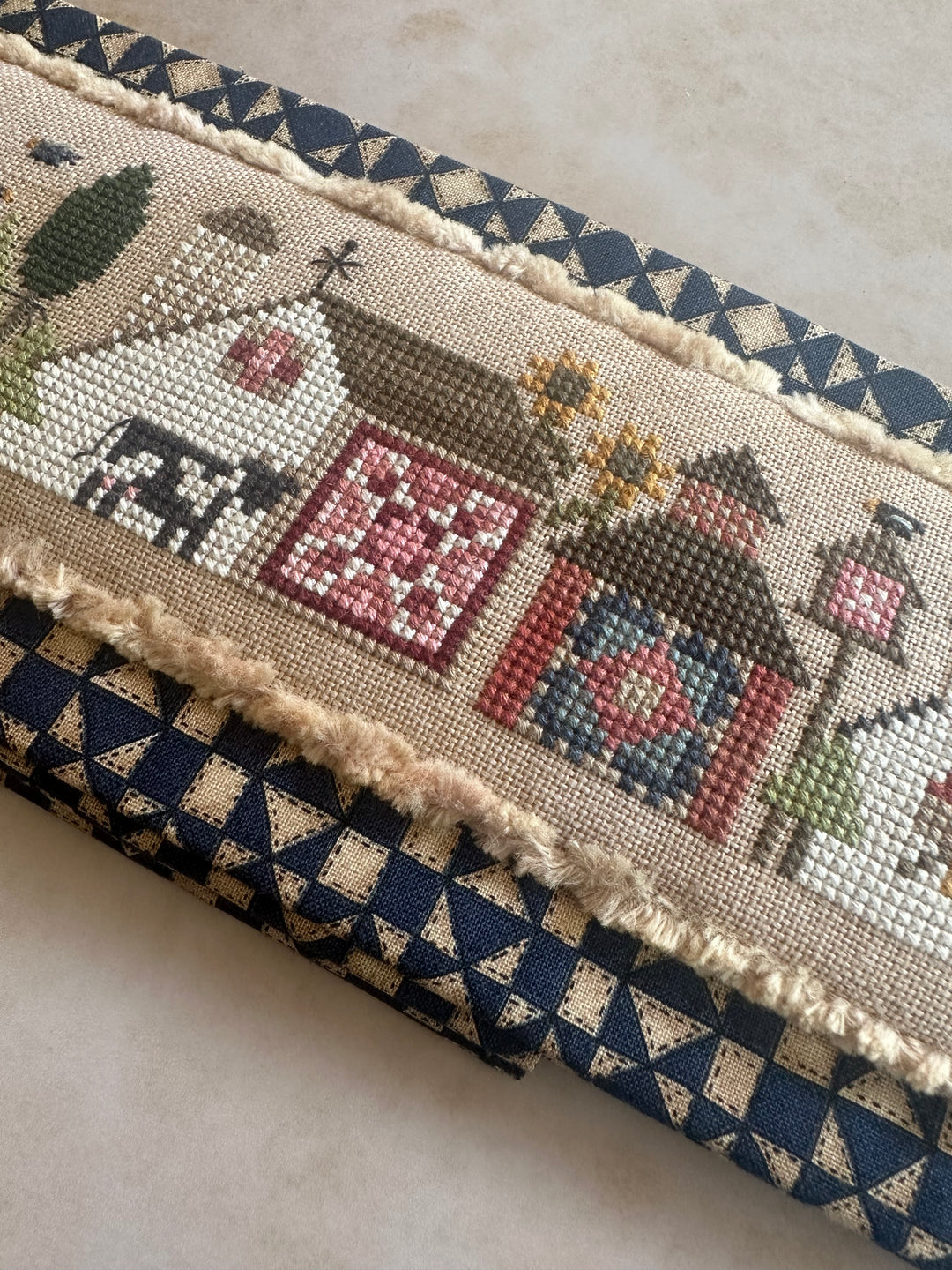 Quilted Tiny Town - Heart in Hand