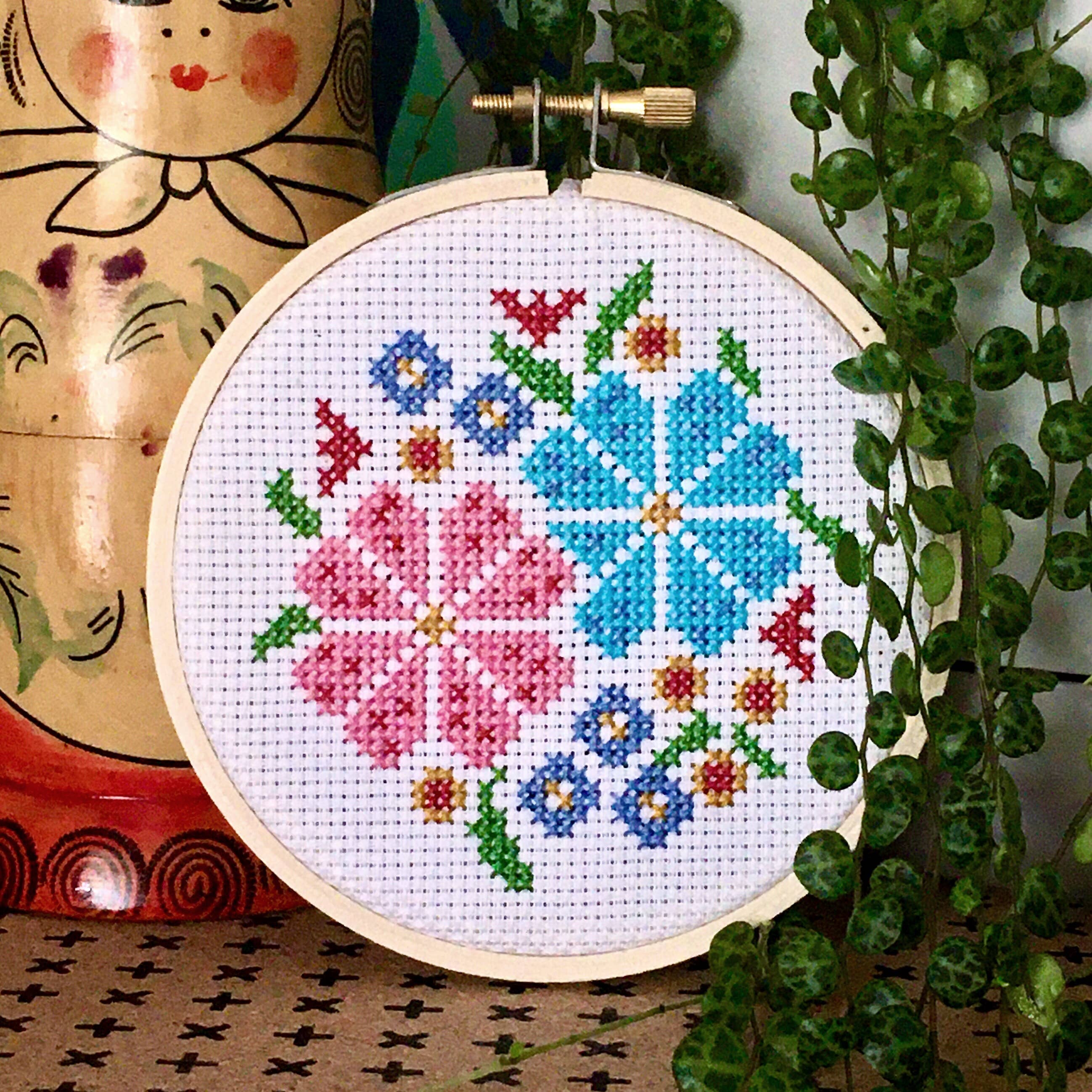 Flower Posy Cross Stitch Kit: With embroidery hoop