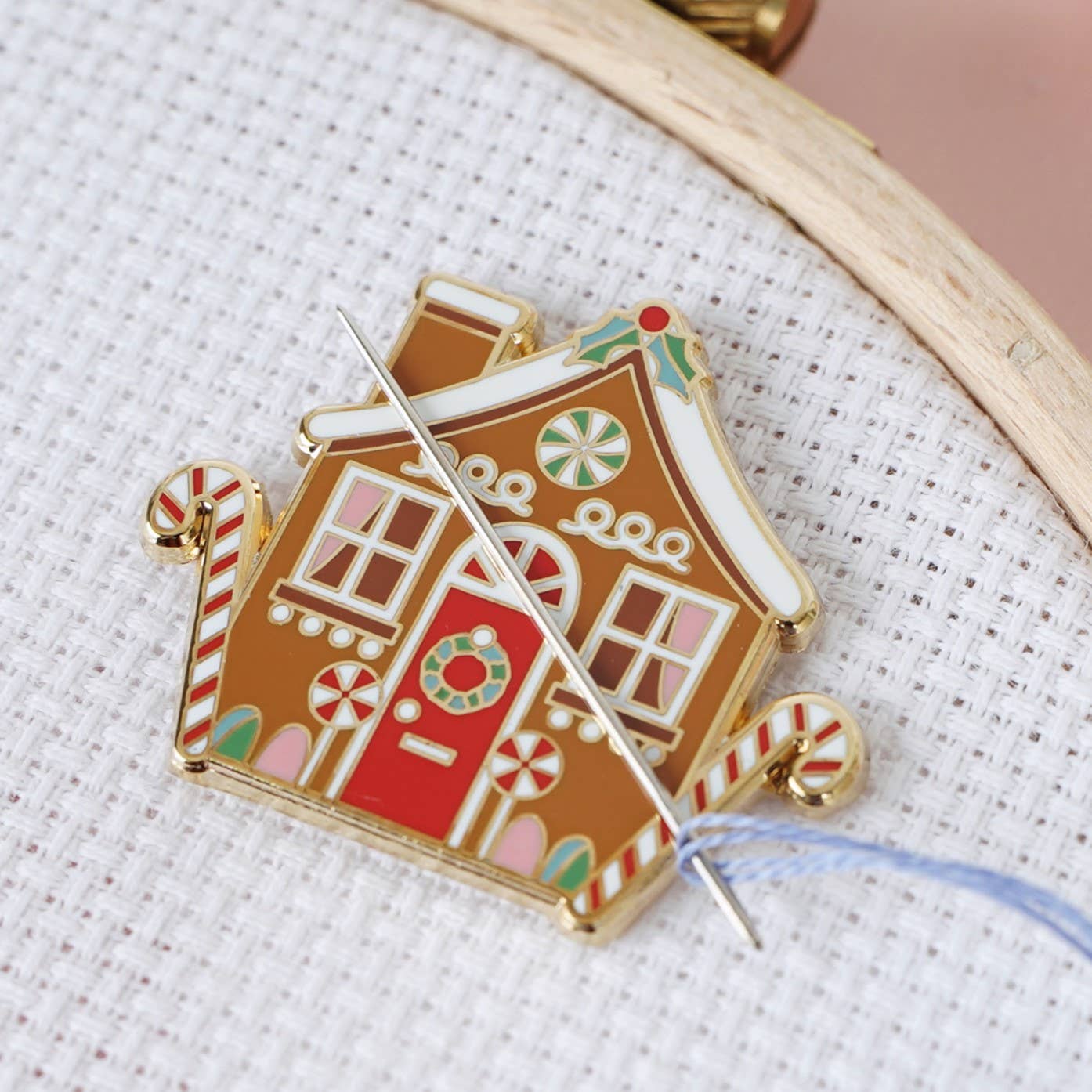 Gingerbread House Magnetic Needle Minder