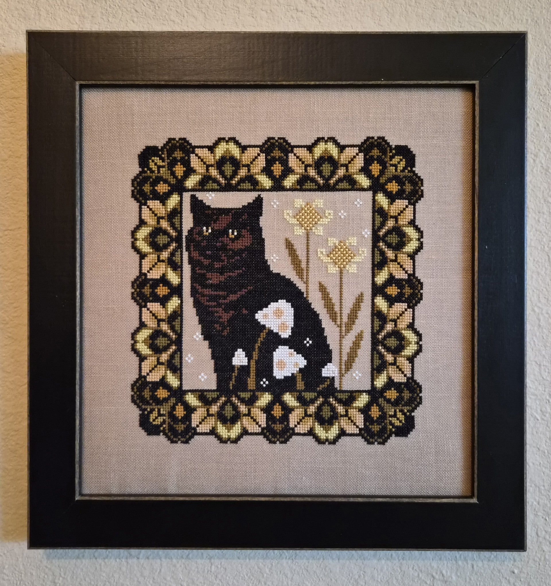 Artsy Housewife - Chonky Forest Kitty