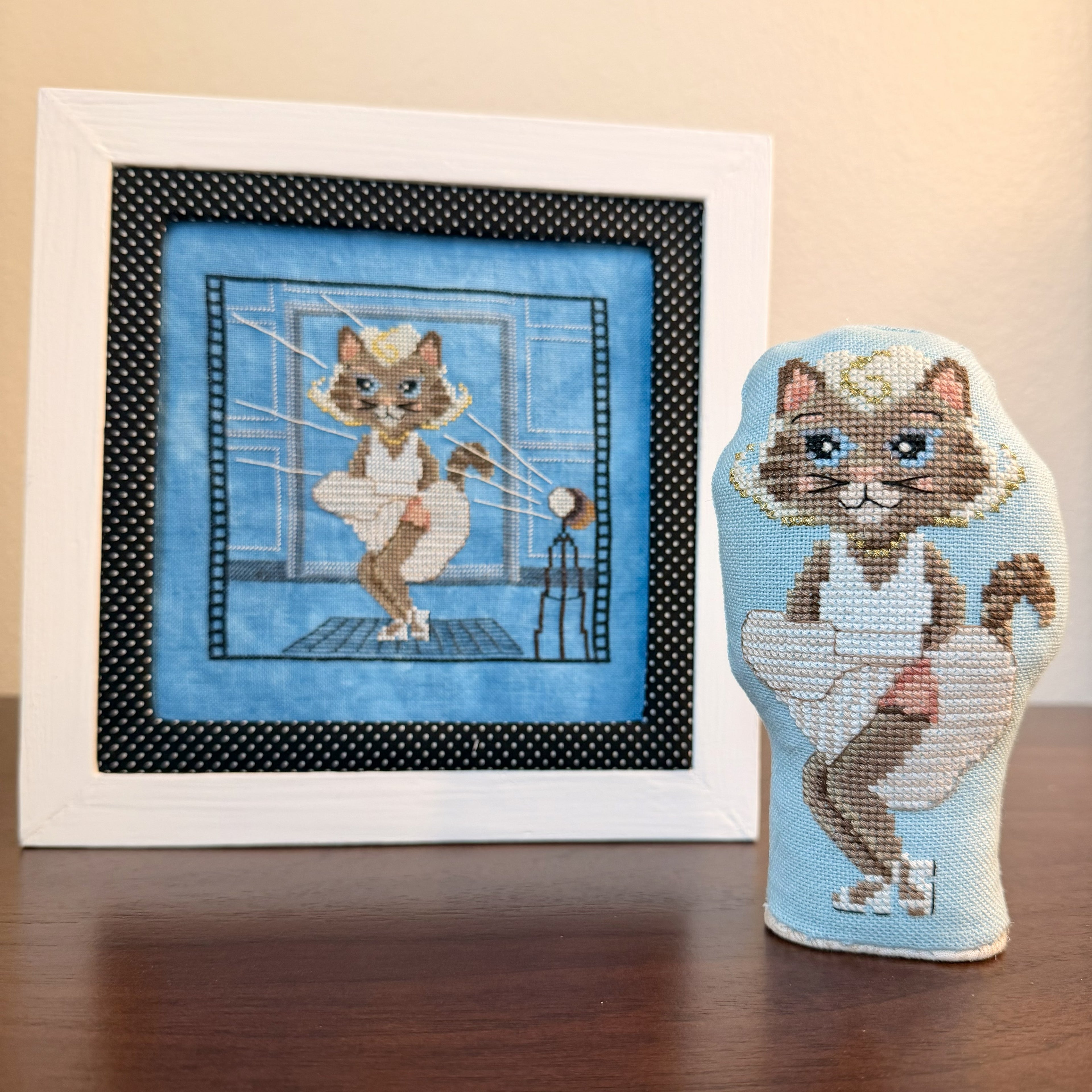 December Stitches - Marilyn Meowroe