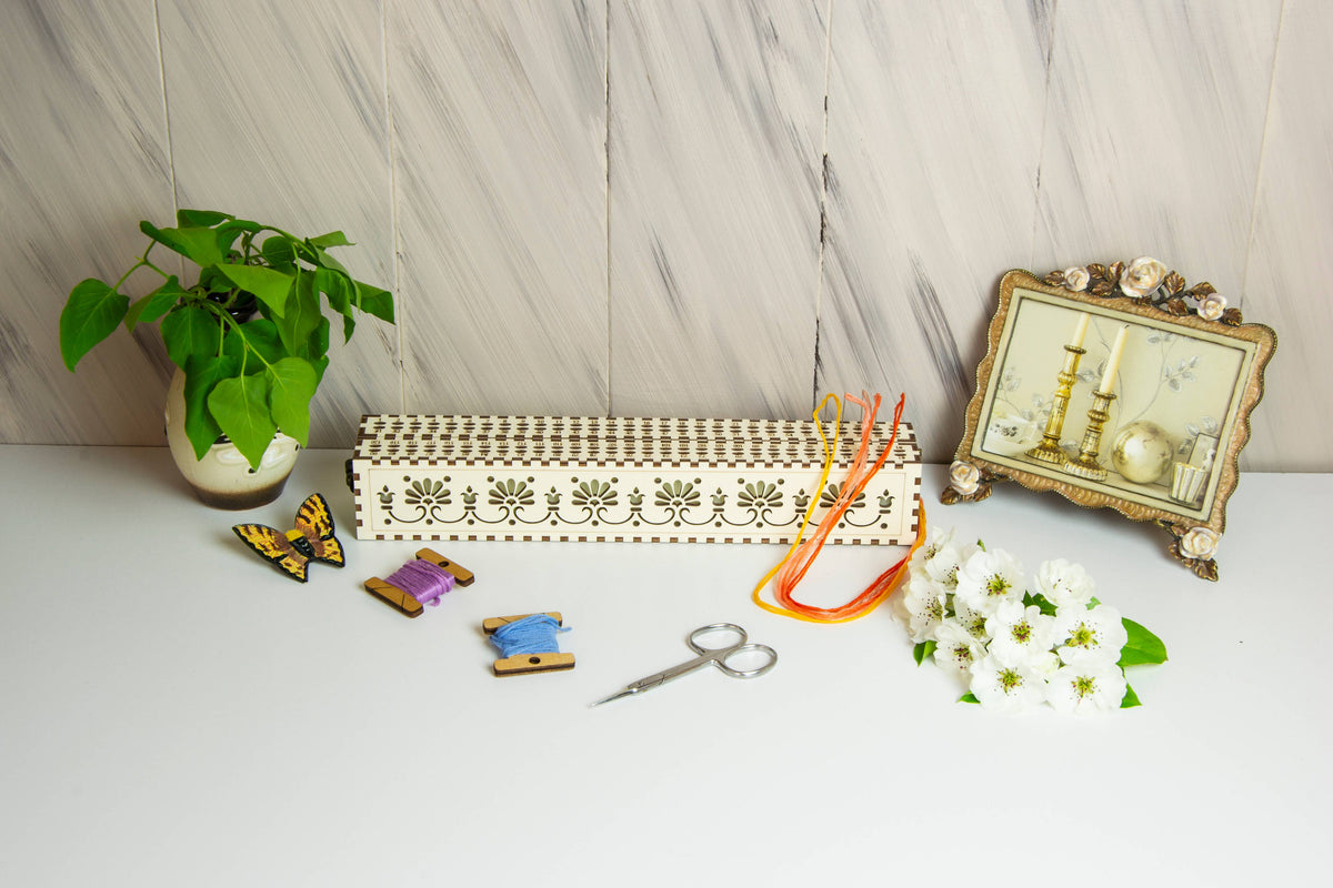 Wooden Needle Organizer for Embroidery and Cross Stitch: Lavender