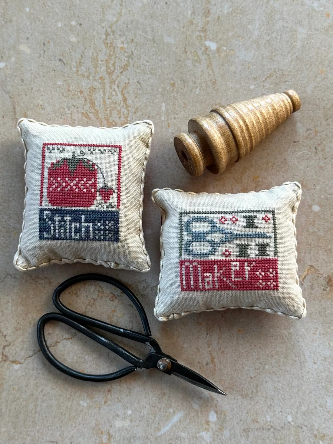 Imprints: Stitch and maker - Heart in Hand
