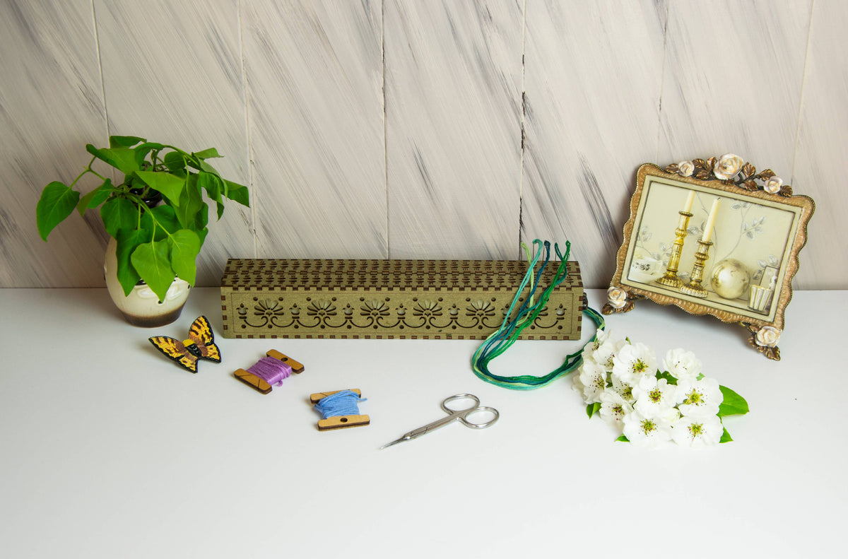 Wooden Needle Organizer for Embroidery and Cross Stitch: Lavender
