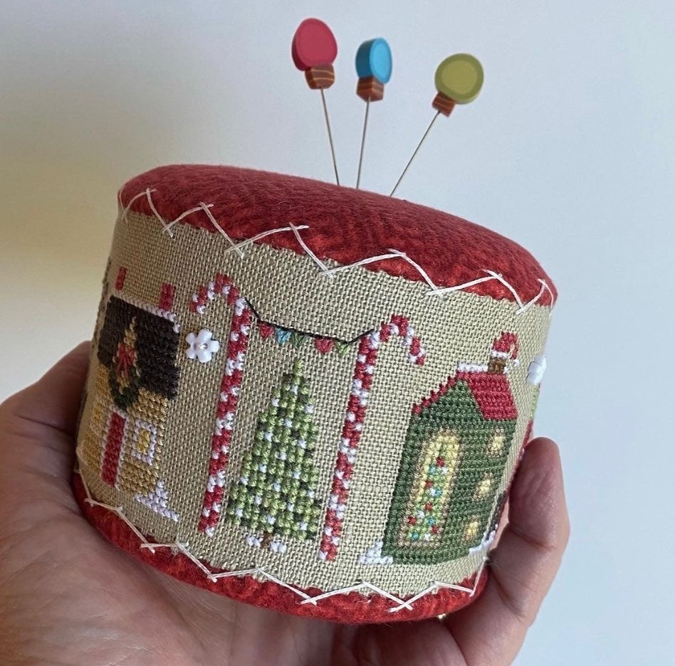 Heart in Hand - Tiny Town Christmas