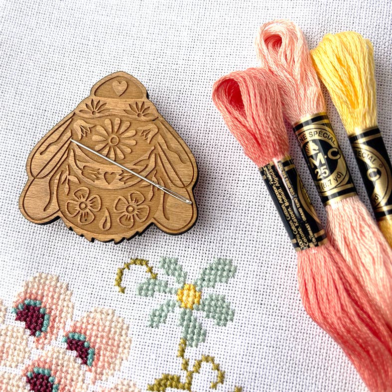 Bumble Bee - Magnetic Needle Minder