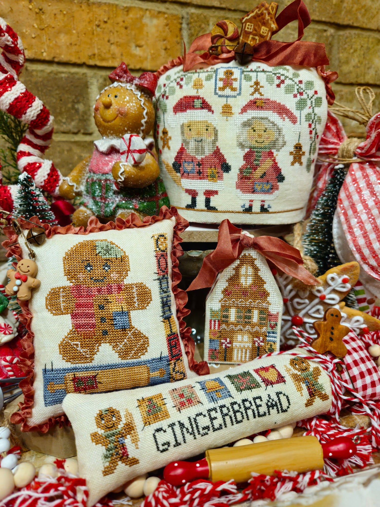 Quaint Rose NeedleArts - Gingerbread Thieves