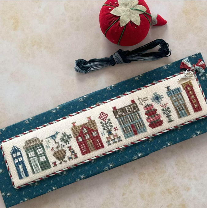 Heart in Hand - Needleworker&
