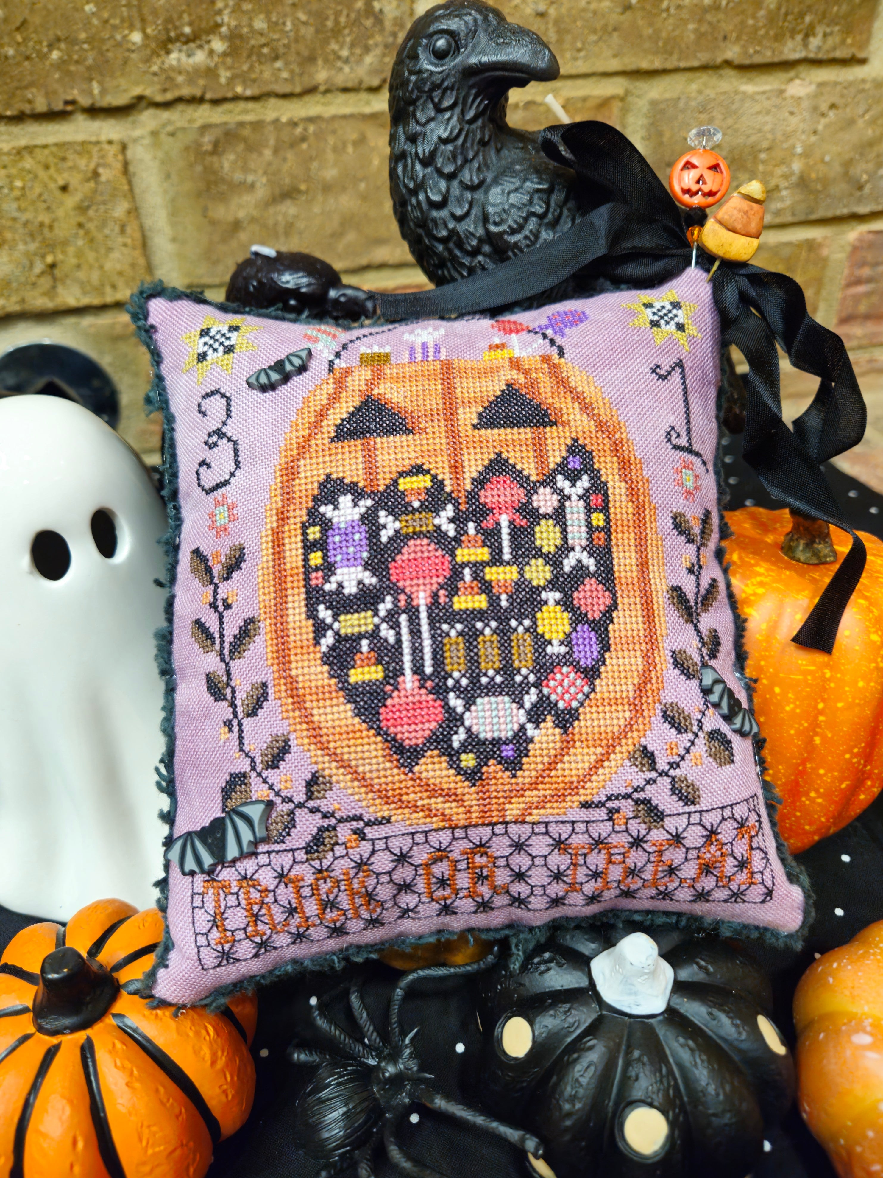 Quaint Rose NeedleArts - Trick or Treat