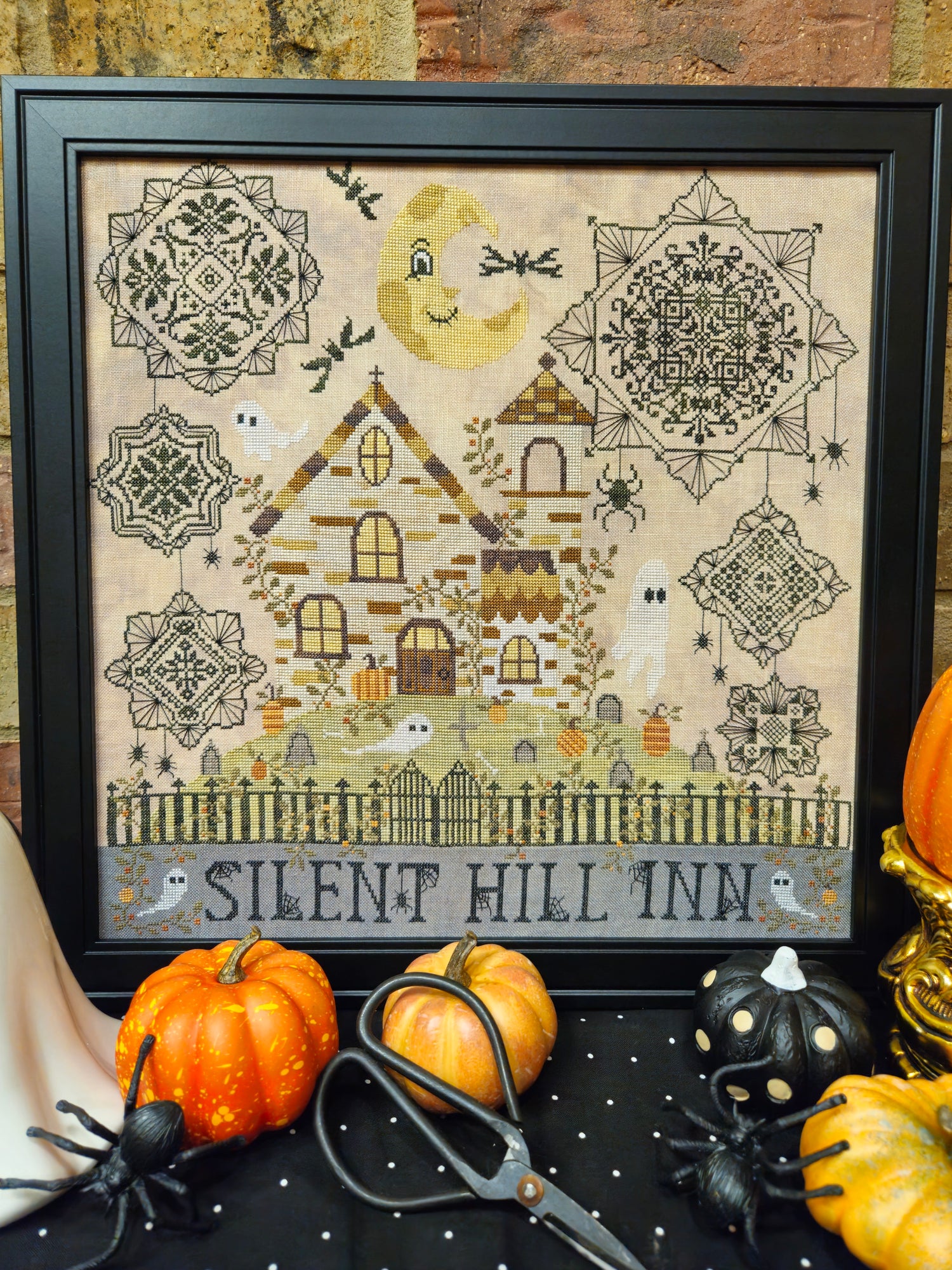 Quaint Rose NeedleArts - Silent Hill Inn