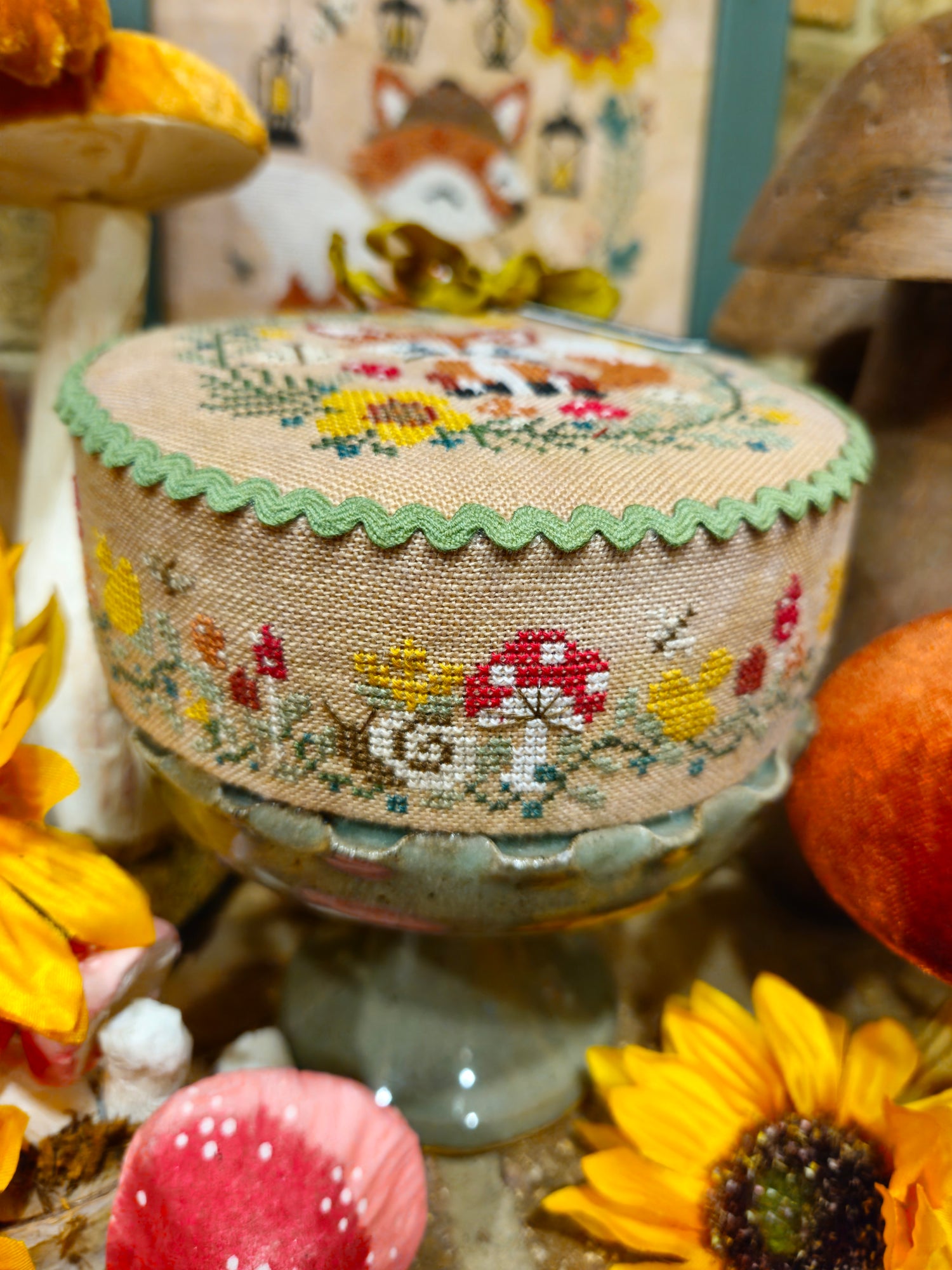 Quaint Rose NeedleArts - Pin Drum Shorties Month 