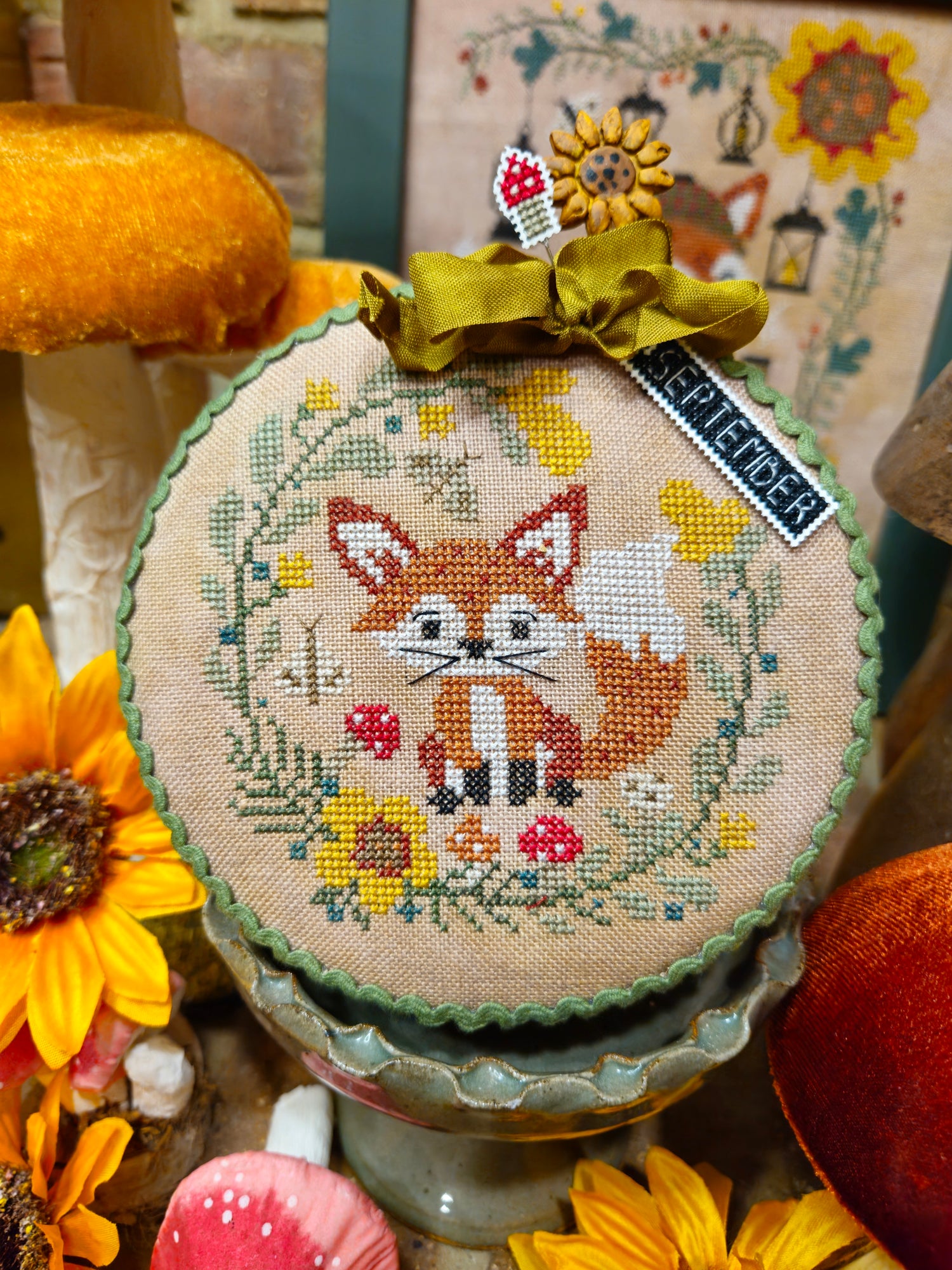 Quaint Rose NeedleArts - Pin Drum Shorties Month 