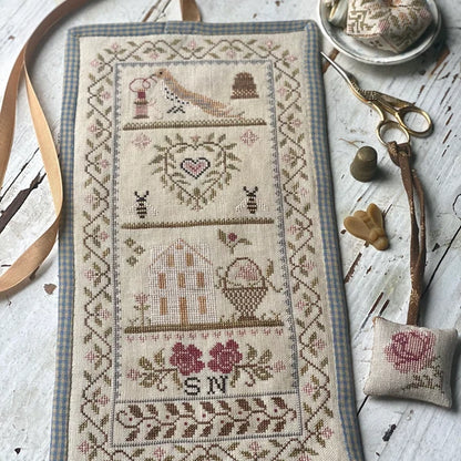 Stacy Nash - Bees &amp; Birds Sewing Roll, Biscornu &amp; Scissor Fob